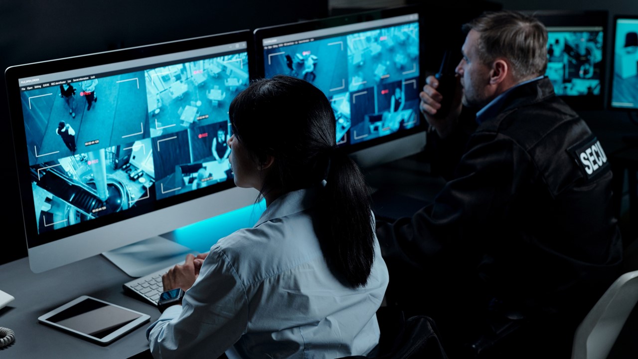 Which price–value positioning strategy is the most stable in the long term for a video remote surveillance provider?